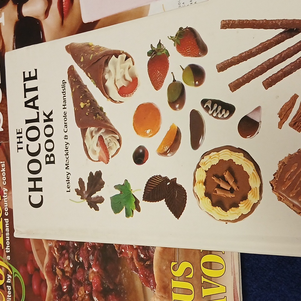 The Chocolate Book by Lesley Mackley & Carole Handslip Hardcover See Description - Picture 2 of 7